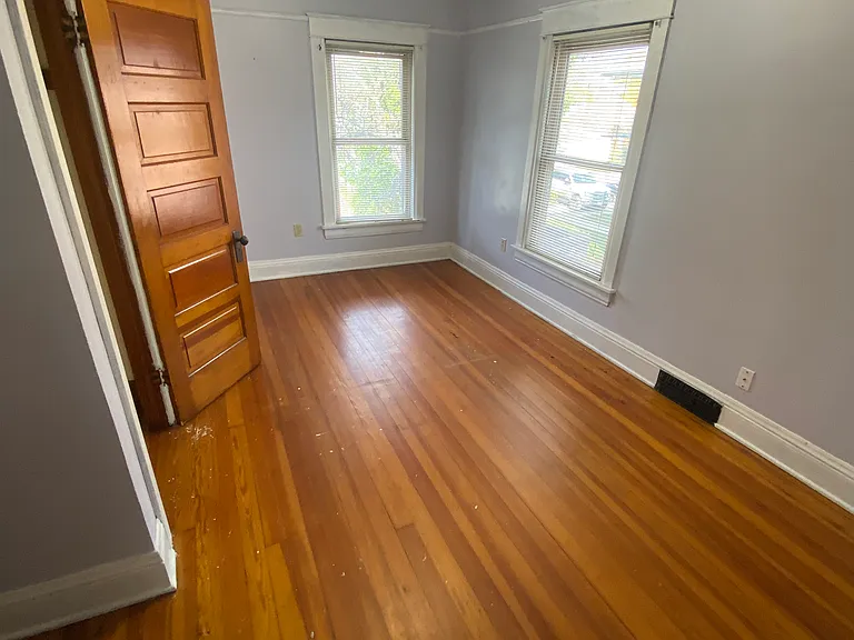 920 E St — Photo 27
