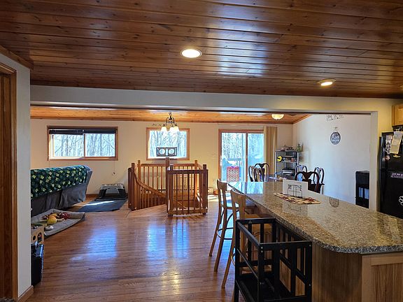 5th image of 137 Gaskin Dr