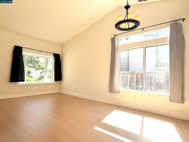 1746 Highland Cir — Photo 7