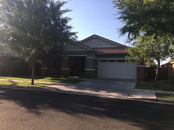 3rd image of 3452 E Comstock Dr