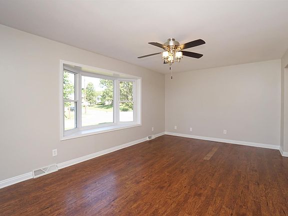 5th image of 2977 Montezuma Dr