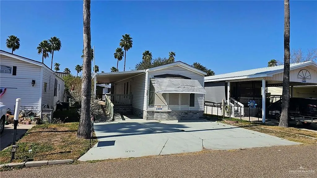 2 bed, 1.0 bath, 784 sqft, $775 — Photo 2