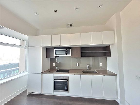 4th image of 111 Saint Clair Ave W #425