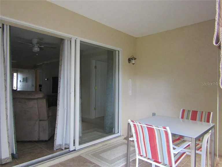 1211 Saxony Cir #A1 — Photo 10