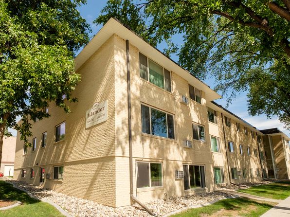 415 7th St S #24