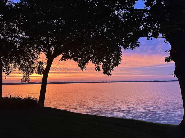 3140 Shadyside Drive, Stoughton, WI 53589