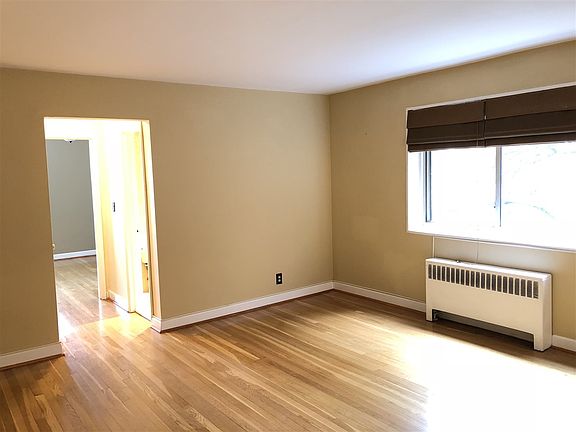 5th image of 210 Woodcliff Ave APT 3B