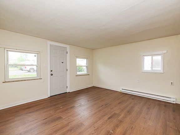 4th image of 148 Burgess Ave