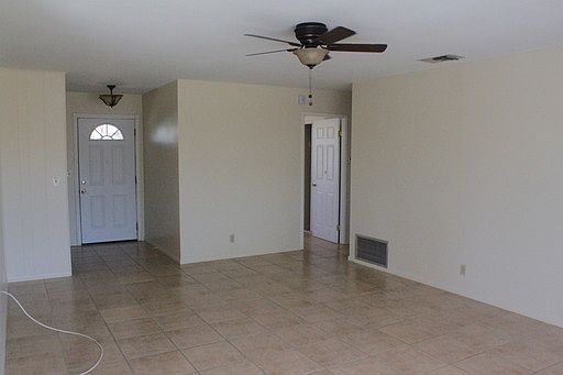 1st image of 318 Lausanne Dr