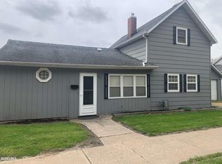 917 Chicago Ave, Savanna, IL 61074