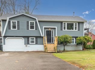 6 Kimberly Dr, Seabrook, NH 03874