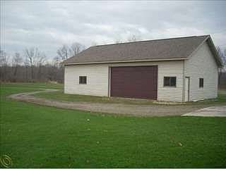 2nd image of 7236 Henderson Rd