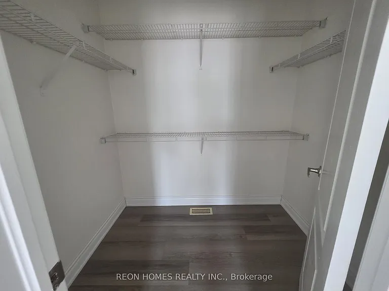 237B Cornell Park Ave #COACH — Photo 8