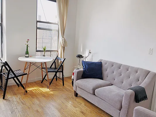 Rented by TheRealEstateCompany.com LLC | media 11