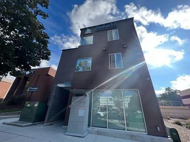 Studio, 1.0 bath, 320 sqft, $850 — Photo 2