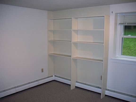 Built in shelves in office/ 2nd bedroom