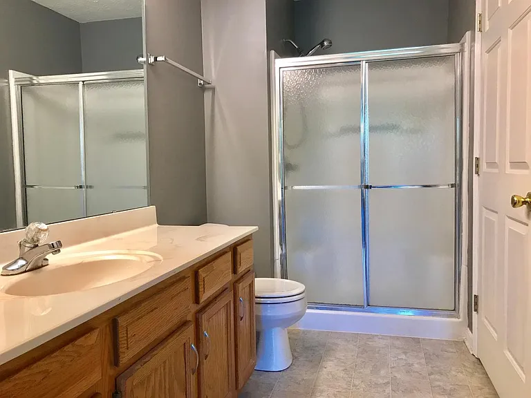 4615 Court Yard Dr — Photo 5