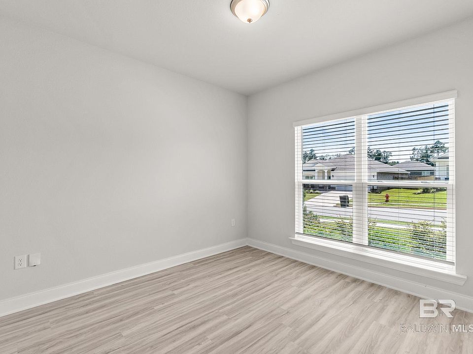 25th image of 32125 Lyon Rd