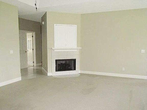 LR with gas fireplace