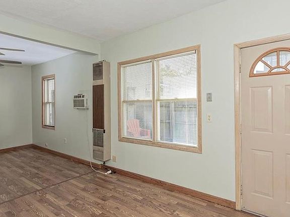 4th image of 611 Jefferson Ave #2