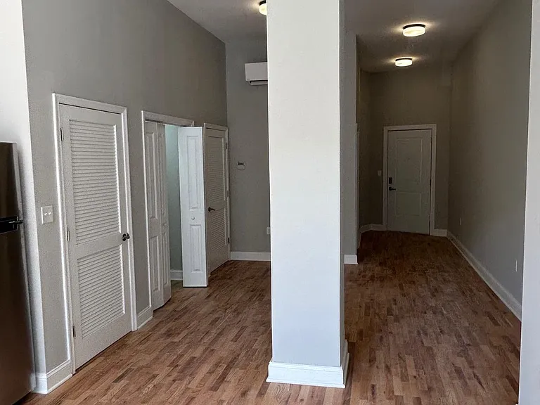 100 W Lexington St #204 — Photo 24