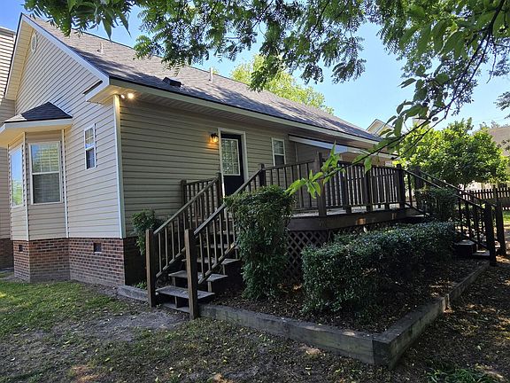 3rd image of 703 W Country Club Drive