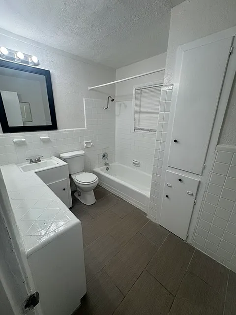 Santa Fe Arms - 11 - 1 — Photo 2