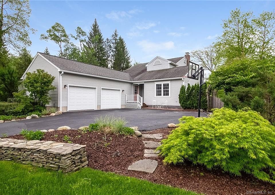 1st image of 47 Country Club Ln