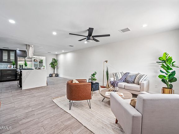 3rd image of 3636 E LUDLOW Drive