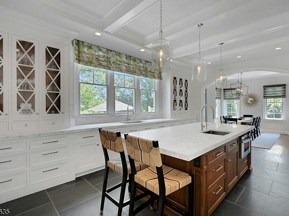 5th image of 80 Old Farm Rd