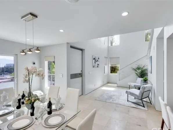 3943 Fredonia Dr, Los Angeles, CA 90068