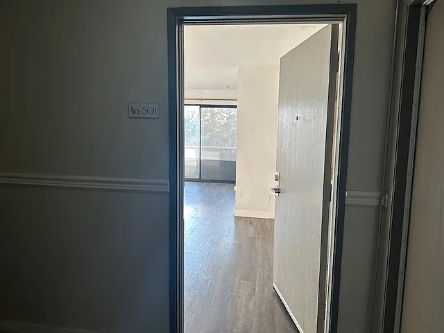 1420 North Mansfield Avenue - 205 — Photo 24