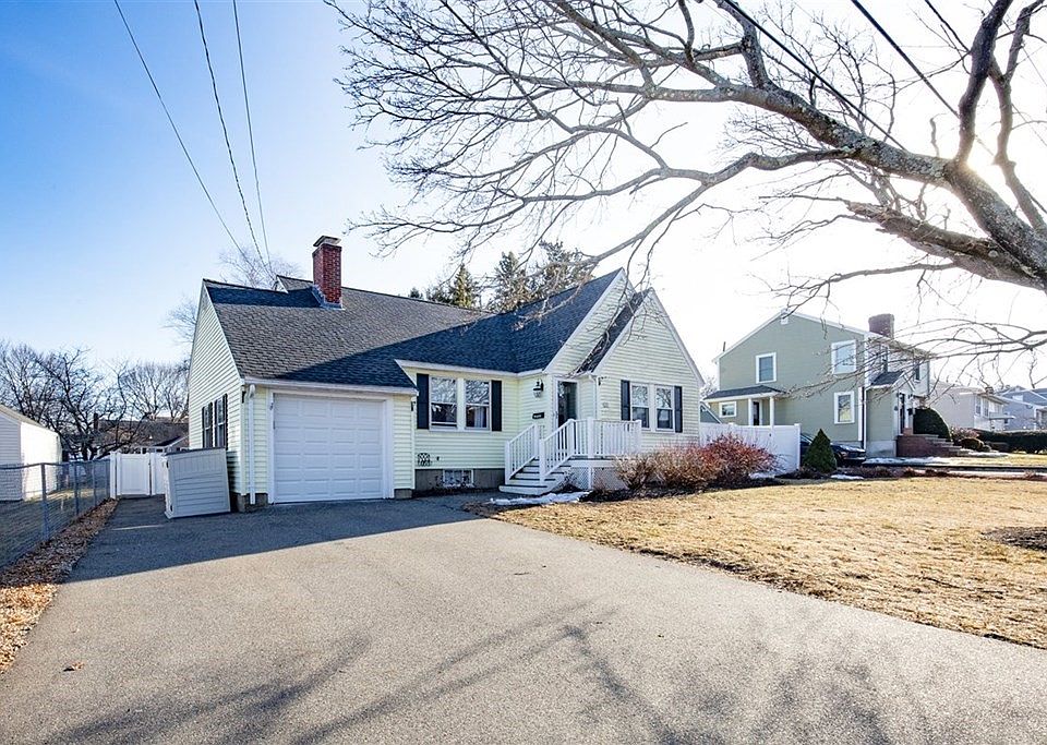 52 Newcastle Rd Peabody MA 01960 Zillow