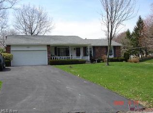 3528 Durham Dr, Barberton, OH 44203