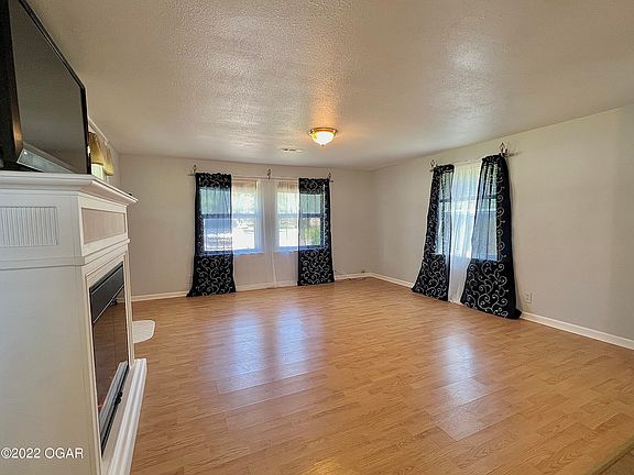 3rd image of 6916 SE 72nd Ter