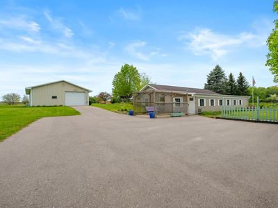 8412 Tasker Rd, Bellevue, MI, 49021