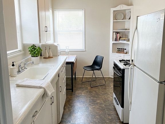 Kitchen with breakfast nook