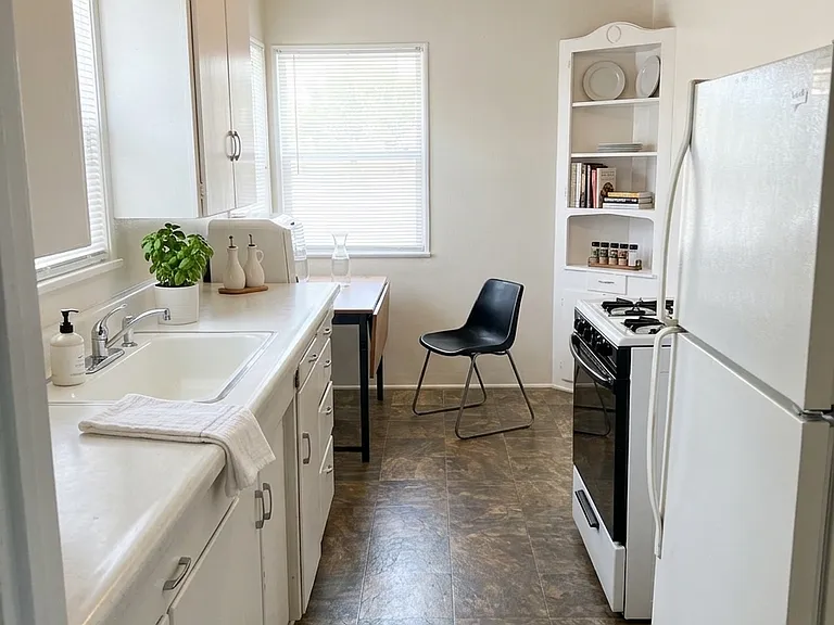 Kitchen with breakfast nook