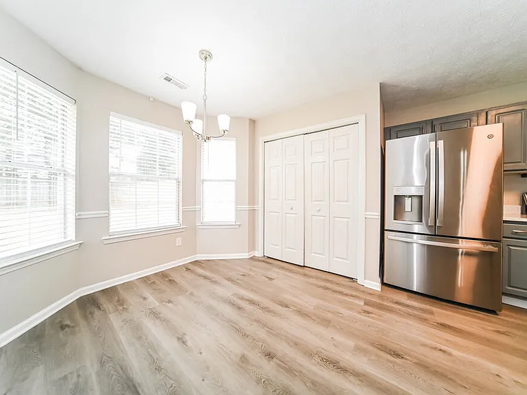 210 Coldsprings Ct — Photo 6
