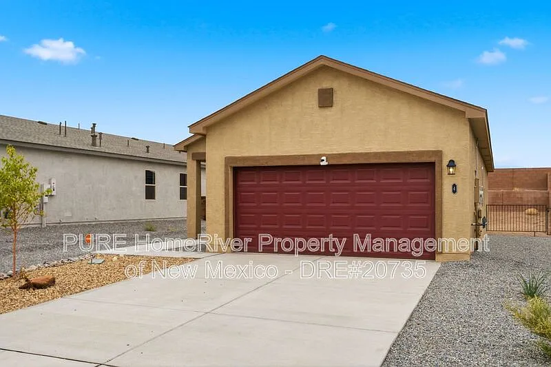 3 bed, 2.0 bath, 1289 sqft, $2,000 — Photo 2