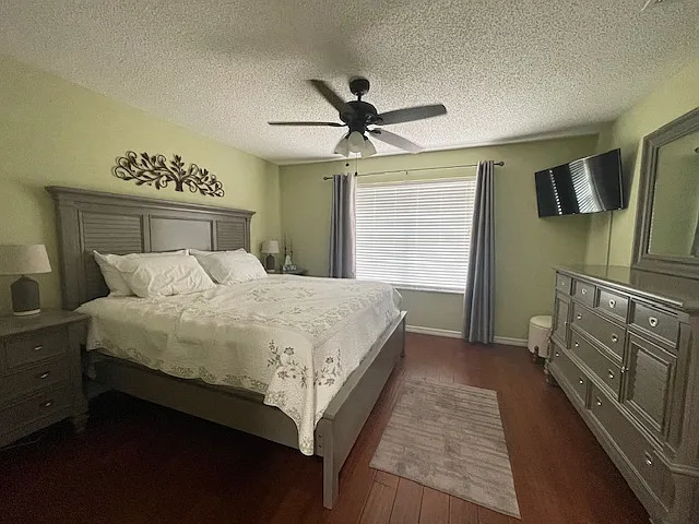 2305 Judson St — Photo 5
