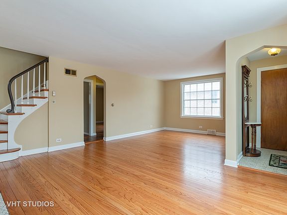 4th image of 7721 W Palatine Ave