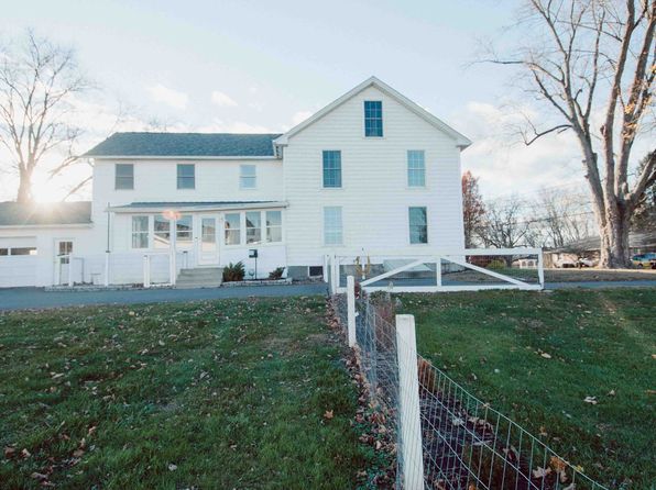 31 Depot Rd #1, Hatfield, MA 01038