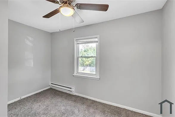 10409 Nelson Ave — Photo 9