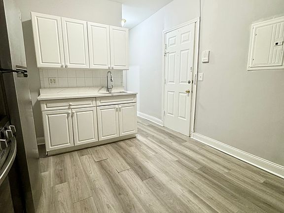 3rd image of 5304 Palisade Ave #102BB