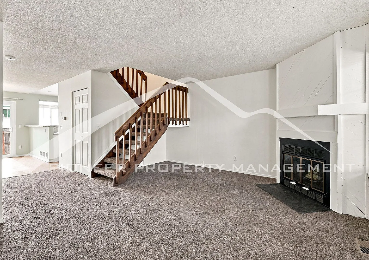 Spacious Condo with Washer/Dryer and Central AC — Photo 2