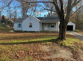 11 Hubbard St, Westerly, RI 02891