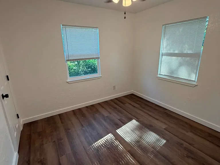 4885 Billings Ave — Photo 13
