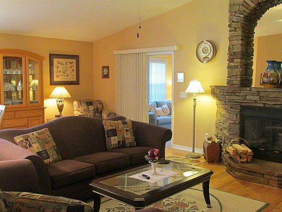 4th image of 1766 Tillman Ln