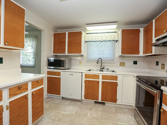 5th image of 59 Sperry Dr